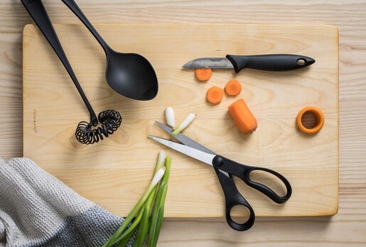 FISKARS višenamjenske škare Essential, 21 cm (1023817)