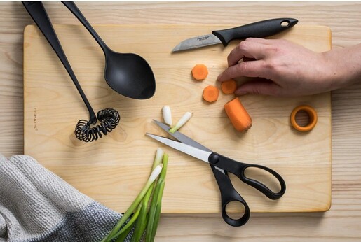 FISKARS višenamjenske škare Essential, 21 cm (1023817)