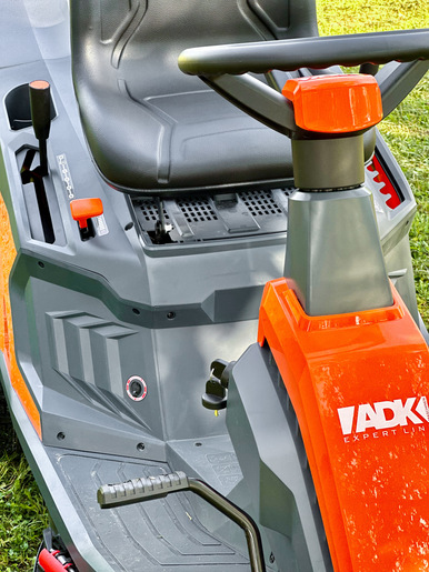 ADK rider traktor kosilica TR66RSD4  - Loncin motor 224 cm³ / 65 cm / 6,0 KS