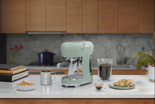 Smeg espresso aparat za kavu ECF02PGEU, pastelno zeleni