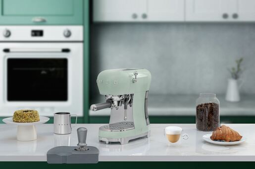 Smeg espresso aparat za kavu ECF02PGEU, pastelno zeleni
