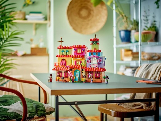 LEGO Magična kuća obitelji Madrigal 43245