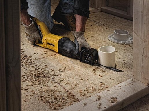 DEWALT pila DWE305PK