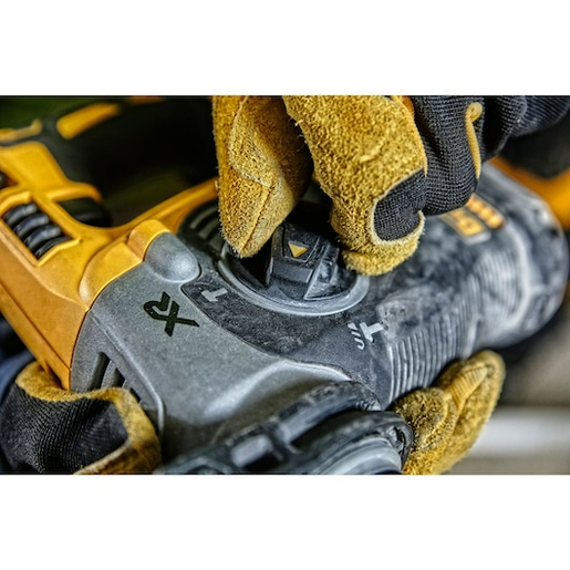 DEWALT akumulatorski bušaći čekić SDS-Plus, 18V, 2.1J  SOLO - DCH274N-XJ
