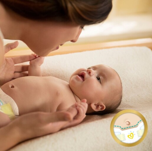 Pampers Premium Care pelene, vel. 2 (4-8 kg), 136 kom + vlažne maramice, 48 kom
