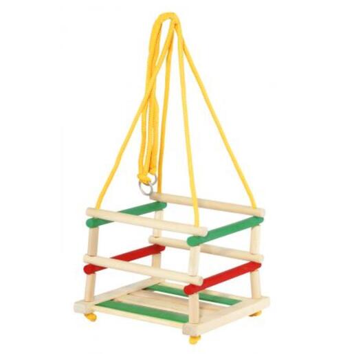 Drvena ljuljačka u boji