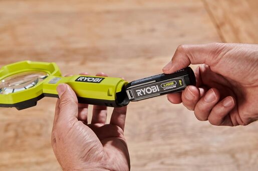 RYOBI aku povečalo sa svjetlom RML4-120G, USB, 4V, Li-ion, x3 uvećanje, baterija 2.0Ah