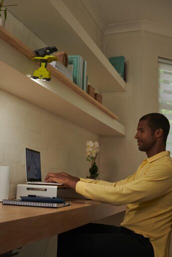 RYOBI aku LED svjetiljka na štipaljki RLC4-0, 4V, Li-ion, 1000 lumena - SAMO ALAT