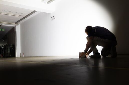 WIHA aku LED reflektor, 30W, 3000lm, 4400 mAh