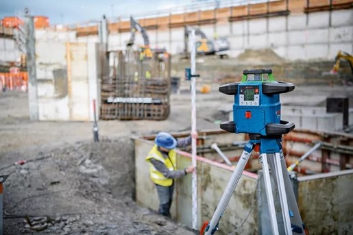 BOSCH Professional građevinski laser  GRL 650 CHVG - SET + BT 300 HD stativ