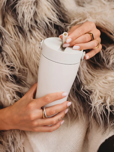 EQUA Carrie Cup, termo šalica od nehrđajućeg čelika za čaj/kavu, 600ml, Sand