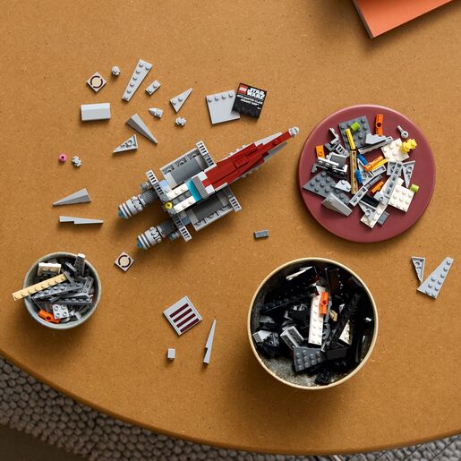 LEGO® Star Wars TM Jurišni brod™ klase Acclamator 75404