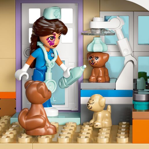 LEGO® Friends Veterinarska klinika za konje i ljubimce 42651