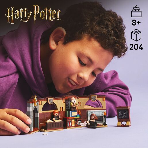 LEGO® Harry Potter TM Dvorac Hogwarts™: sat Čarolija 76442