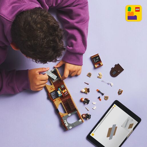 LEGO® Harry Potter TM Dvorac Hogwarts™: sat Čarolija 76442