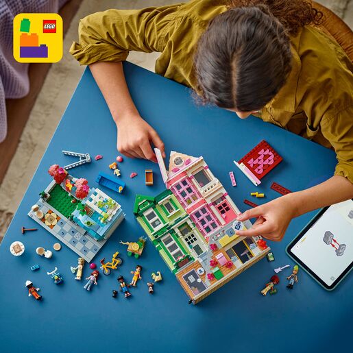 LEGO® Friends Stanovi i trgovine u Heartlakeu 42670