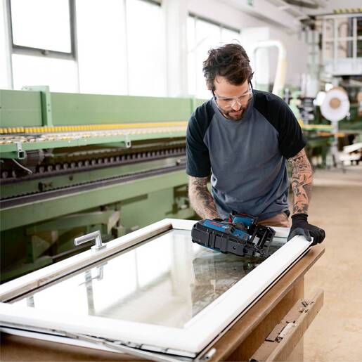 BOSCH Professional akumulatorski zabijač čavala za drvo GNH 18V-64 M, L-BOXX kovčeg, Solo alat