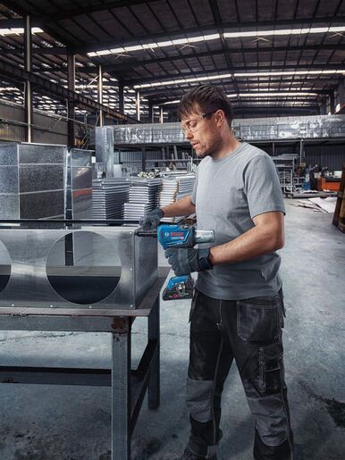 BOSCH Professional akumulatorski pištolj za zakovice GRG 18V-16 C, 2x2.0Ah 18V akumulator, punjač GAL 18V-20, L-Boxx kovčeg