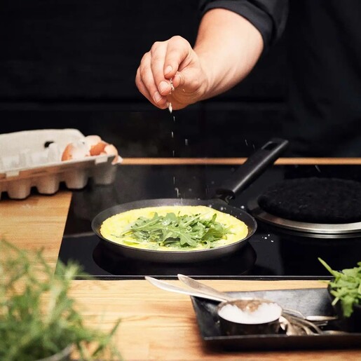 FISKARS tava za palačinke Hard Face, 22 cm (1075522)