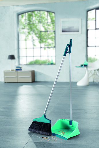 Leifheit set metlica i lopatica, duge drške