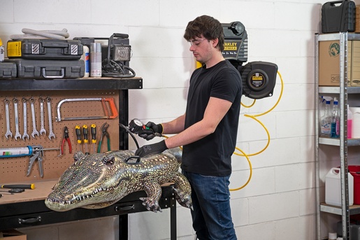 STANLEY zidni kompresor za zrak 2l, 230V, 8bar, 9m visokotlačno crijevo FMXCMD152WE