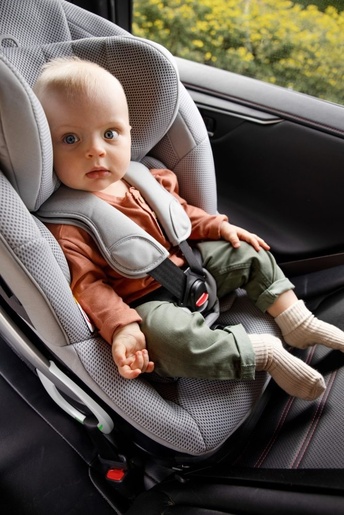 BeSafe autosjedalica Stretch, 61-125 cm, Black Soft Breeze