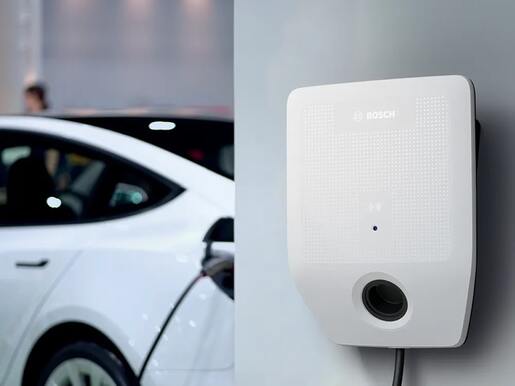 BOSCH zidni punjač za električna vozila PC7000i 11-7, 11kW, 7,5m kabel za punjenje, trofazni