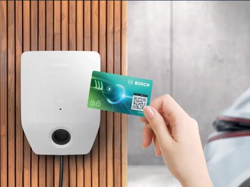 BOSCH zidni punjač za električna vozila PC7000iS 11-7, 11kW, 7,5m kabel za punjenje, trofazni