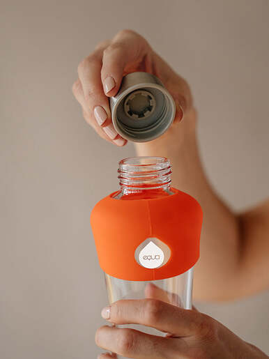 EQUA, staklena boca, Active Tangerine, silikonska zaštita, BPA, BPF i BPS-free, 550ml