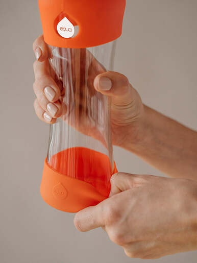 EQUA, staklena boca, Active Tangerine, silikonska zaštita, BPA, BPF i BPS-free, 550ml