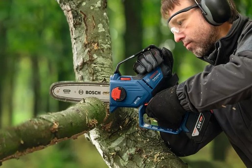 BOSCH Professional aku lančana pila GKE 18V-20, SOLO alat