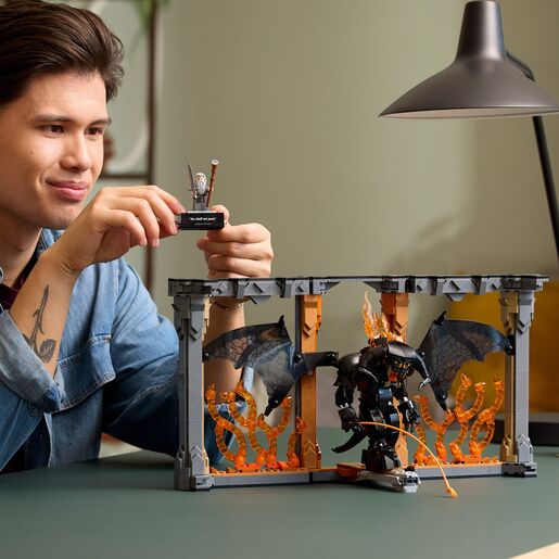 LEGO® Gospodar prstenova: Balrog™ u kutku među knjigama 10367