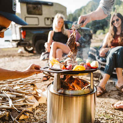 Solo Stove Bonfire Grill Top komplet za Bonfire vatrenu posudu