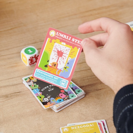 Društvena igra Dumb ways to die - igra s kartama (hrvatski)