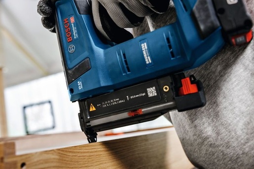 BOSCH Professional GNH 18V-35 aku zab. čavala, solo alat