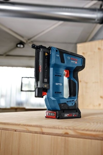 BOSCH Professional GNH 18V-35 aku zab. čavala, solo alat