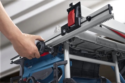 BOSCH Professional stolna pila GTS 70-216