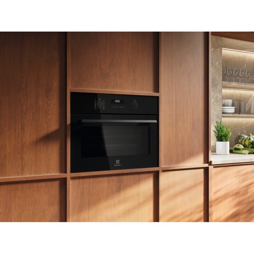 Electrolux mikrovalna pećnica LVM6E46Z