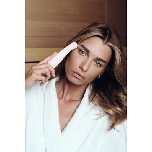 BEEA Skin Eye Revive Wand - masažer za područje oko očiju