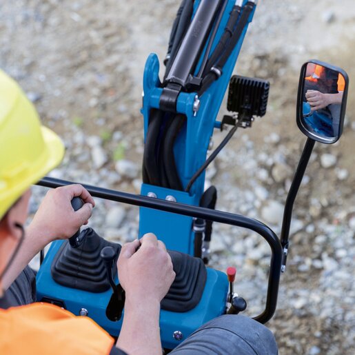 SCHEPPACH mini bager EXC815, 6,3kW, benzinski 4-taktni motor, 562kg