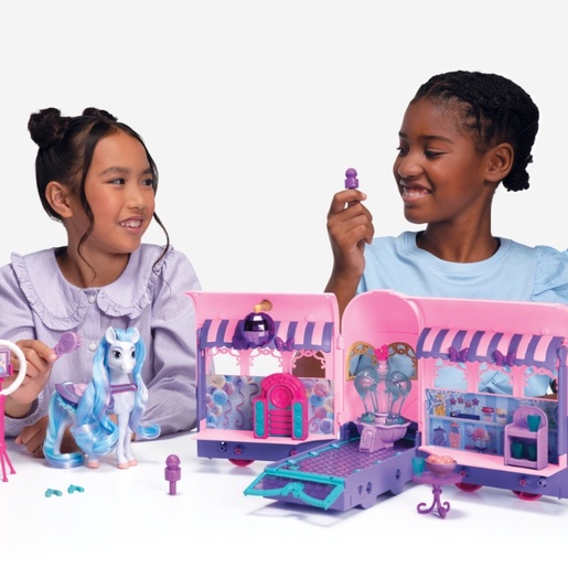 Wild Manes set za igru Perla's Clubhouse Trailer