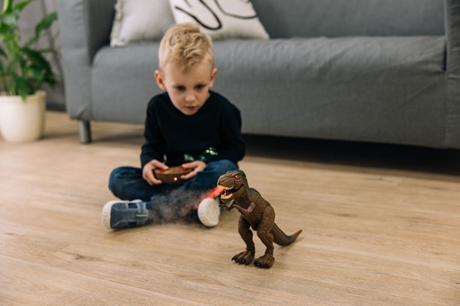 Free 2 Play dinosaur Tyrannosaurus Rex na daljinsko upravljanje