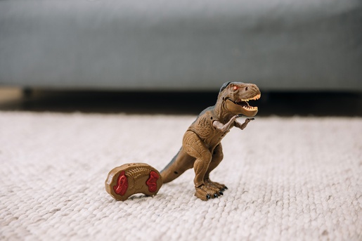 Free 2 Play dinosaur Tyrannosaurus Rex na daljinsko upravljanje