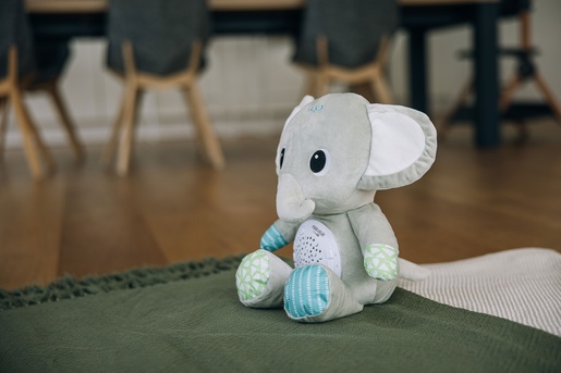 Free 2 Play glazbeni projektor - slonić