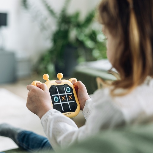 Free2Play igra križić i kružić žirafa