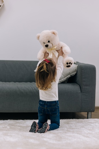 Free2Play pliš medo Cuddly, bijeli, 38cm