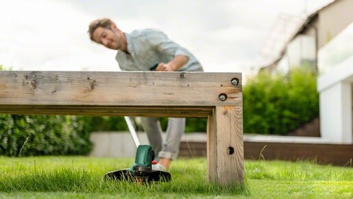 BOSCH aku šišač tratine UniversalGrassCut 18V, 2x2.0Ah, 26cm