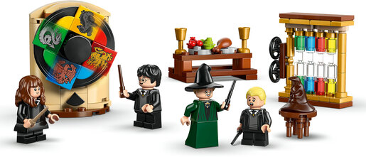 LEGO® Harry Potter™ Dvorac Hogwarts™: Razredbeni klobuk™ i ceremonija razvrstavanja 76460
