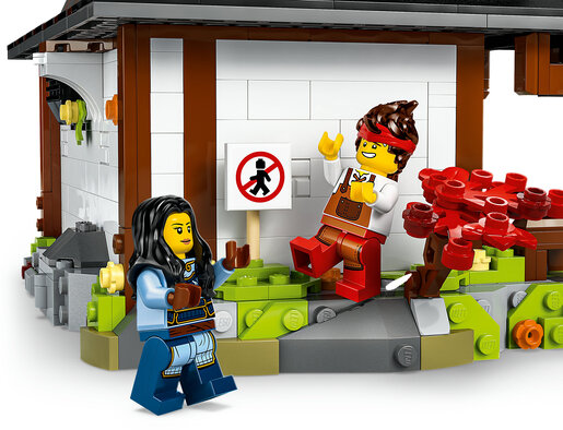 LEGO® NINJAGO® Kovačnica s četiri vrste oružja za 15. godišnjicu 71858