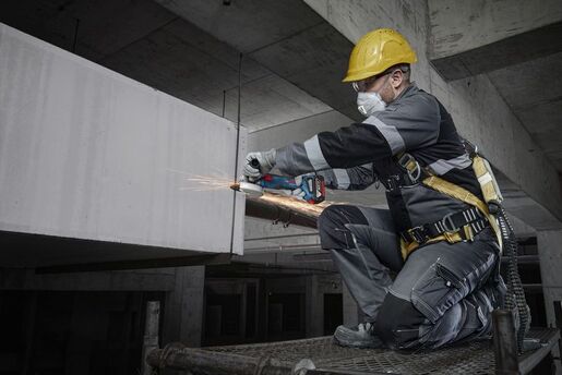 BOSCH Professional aku kutna brusilica GWS 18V-8, 125mm, solo alat, karton